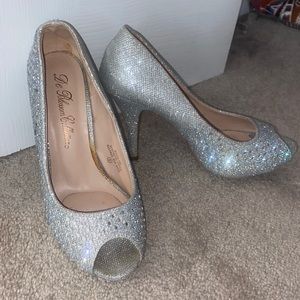 Glittery diamonds heels